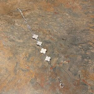 Elegant Silver and White Floral Bracelet NIP